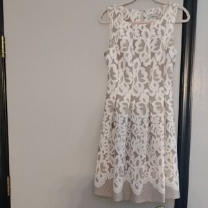 Chic Sleeveless White and Cream Midi Dress